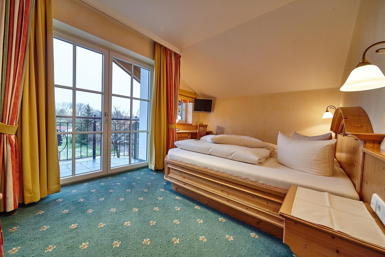 Landhotel Gruener Baum Westendorf  외부 사진
